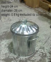 Galvanized Mini Trash can with cover