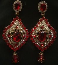 Fashion jewellery rhinestone earrings