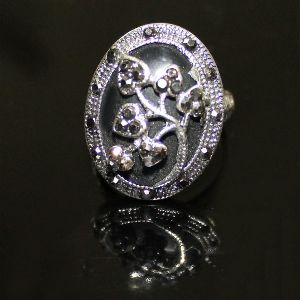 German Silver Oval Shape With Leaf Black Onyx Zircon Gemstone Ring