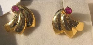 Gold Ear Ring with Ruby