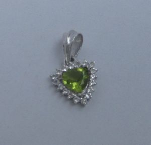 Pendant With peridot and topaz