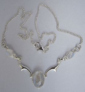 Silver necklace with whiterainbow gemstone