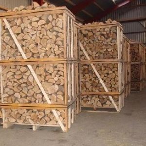 Ready for use Oak/ash firewood, split in 25cm logs, is suitable for most fireplaces and Stoves