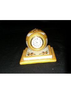Malvia Square Plate Table Watch