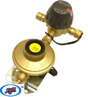 Automatic changeover valve cum regulator