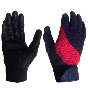 Batting Glove Combined with Red Mesh