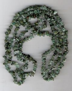 Emerald chip beads