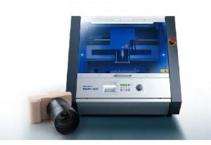 ROLAND MODELA MDX-50 BENCHTOP MILLING MACHINE