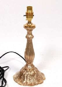 BRASS TABLE LAMP. MATERIA