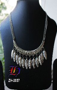 ZH metal necklace