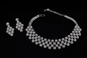 Elegant White Choker Set with Earring