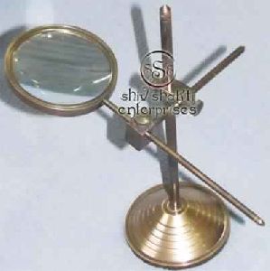 stand magnifying glass