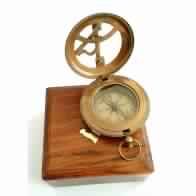 Antique Style Magnetic Compass with Wooden Box