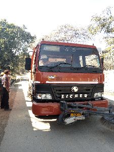 Truck Mounted Road Sweeper Machines