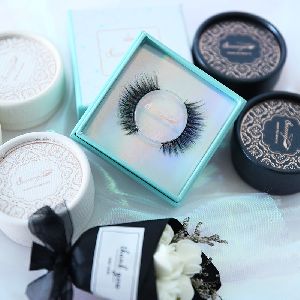 Give your beauty a comprehensive science and soft skin-friendly silk lashes