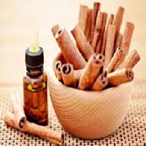 Pure cinnamon leaf oil