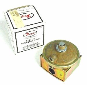 Dwyer 1823-5 Low Differential Pressure Switch Range 1.5 -5.0 Inches wc