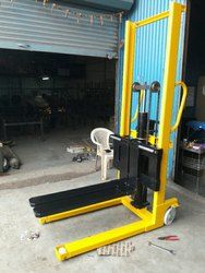 Manual Hydraulic Stacker