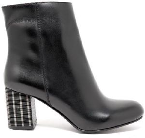 Ladies Fancy Boots