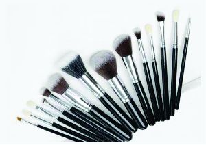 Synthetic Hair Cosmetic Brush