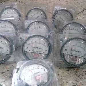 DWYER Series 2000 Magnehelic Differential Pressure Gages