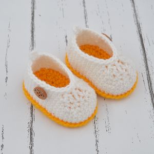 Double base crochet baby booties