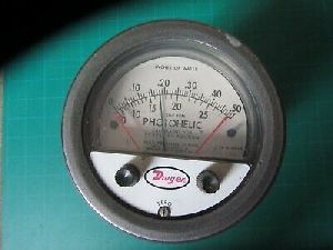 Dwyer A3060 Photohelic Pressure Switch Gages
