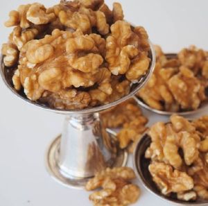 Shelled Walnuts,  Magnesium : 39%