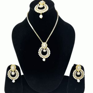 Beautfiul White Beads Necklace Set