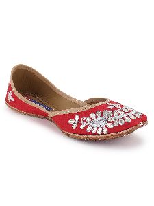 MSC ETHNIC HAND EMBROIDERED JUTIS FOR WOMEN