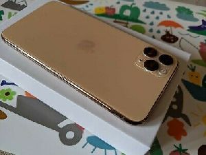Apple iPhone 11 Pro Max 256GB Gold Unlocked