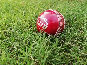 Club Leather cricket ball(3 stichting ball)
