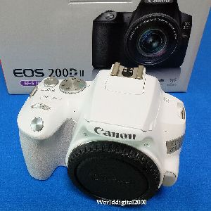 Canon EOS 200D II (EF-S 18-55mm IS STM and EF-S 55-250mm IS STM Kit Lens)
