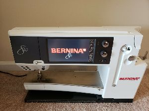 Bernina 830 Sewing/Quilting/Embroidery Machine with BSR Stitch Regulator 7.5 hrs