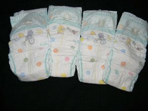 4 new pampers baby-dry size