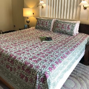 Magenta Light Green Jaal Bedsheets