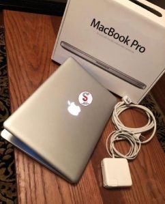 Original Apple MacBook Pro MVVM2LL/A 16