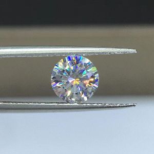 White Round Moissanite Diamond