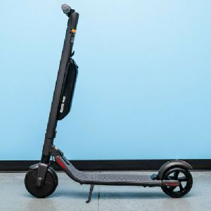 Segway Ninebot ES4 Electric Scooter Brand New
