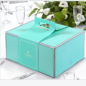 Cake Packaging Box with Handle