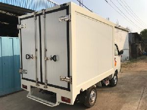 Insulated Refrigerated Truck