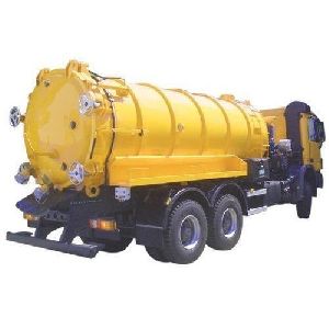 Sewage suction truck