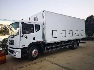 Dongfeng D9 6.8m length day old chicks transported truck for sale