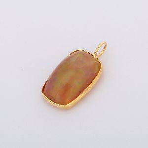 Opal Stone Solitaire 18K Yellow Gold Pendant