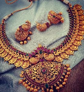 artificial jewellery