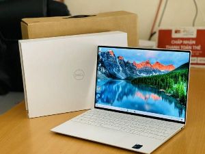 Box new Dell XPS 13 9310 Touchscreen 13.4 inch FHD Thin and Light Laptop - Intel Core i7-1185G7, 16G
