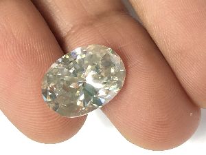 NEAR WHITE MOISSANITE DIAMOND, OVAL SHAPE, 6.55 carat & 14.55 *10.68 MM