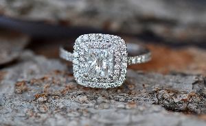 diamond engagement ring