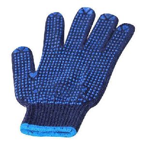 dotted gloves