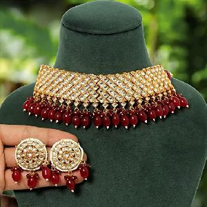 Kundan Choker Necklace Set - Maroon